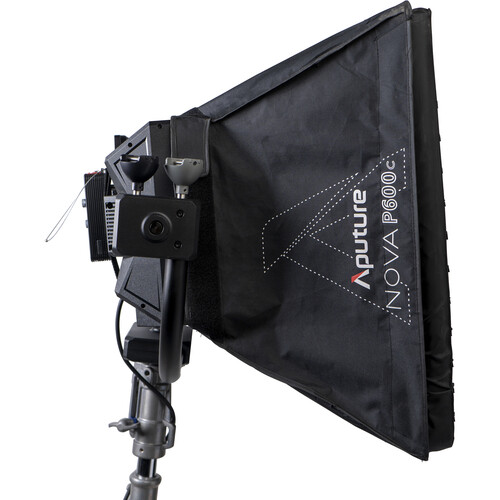 Aputure Nova P600c Softbox - 3